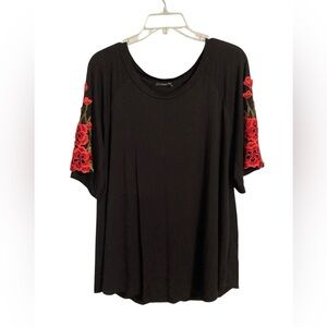 West Kei black with red and green embroidery short sleeve tunic size XL